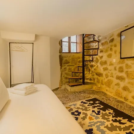 Casa Da Pedra - * Monsanto
